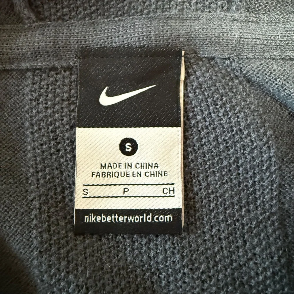 Nike Women’s Long Sleeve Zippered Knit‎ Cardigan With hood Size S